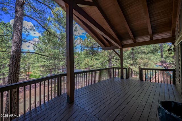 17385 MOUNTAINSIDE Place, Munds Park, AZ 86017