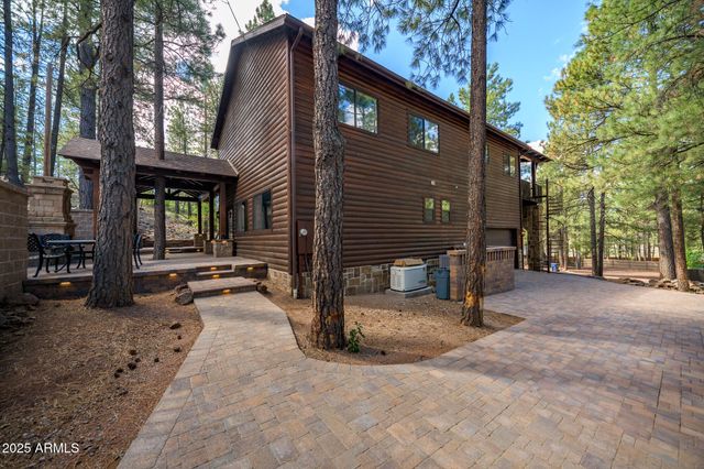 17385 MOUNTAINSIDE Place, Munds Park, AZ 86017