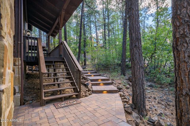 17385 MOUNTAINSIDE Place, Munds Park, AZ 86017