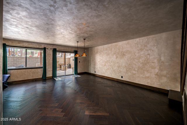 17385 MOUNTAINSIDE Place, Munds Park, AZ 86017