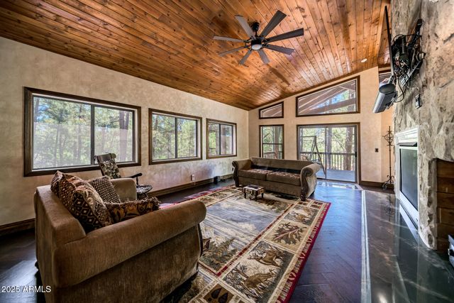 17385 MOUNTAINSIDE Place, Munds Park, AZ 86017