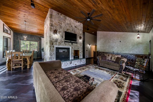 17385 MOUNTAINSIDE Place, Munds Park, AZ 86017