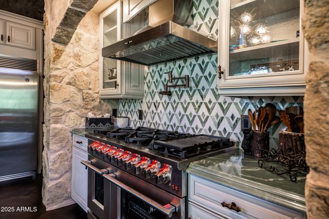 17385 MOUNTAINSIDE Place, Munds Park, AZ 86017