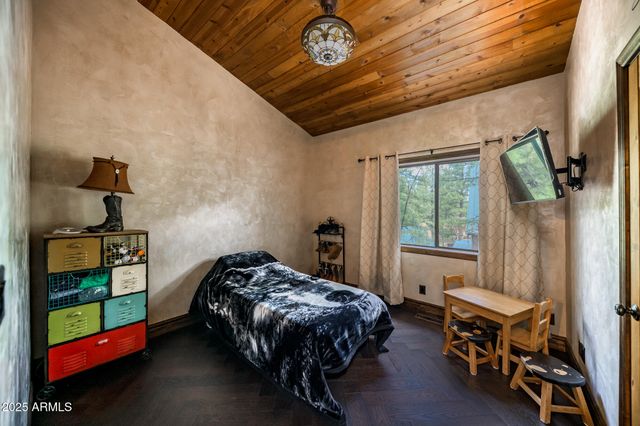 17385 MOUNTAINSIDE Place, Munds Park, AZ 86017