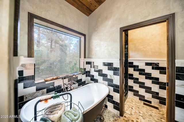 17385 MOUNTAINSIDE Place, Munds Park, AZ 86017