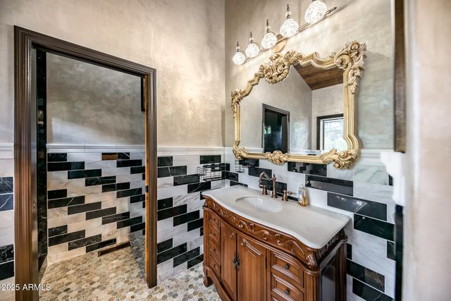 17385 MOUNTAINSIDE Place, Munds Park, AZ 86017