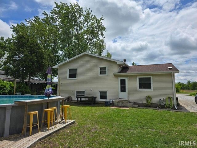 3020 E 200 S Road, Knox, IN 46534