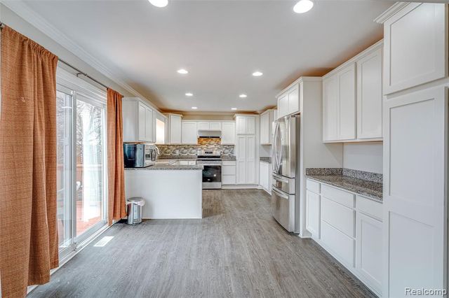 1733 Fern Court, Canton, MI 48188