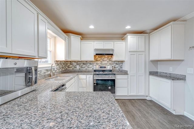 1733 Fern Court, Canton, MI 48188