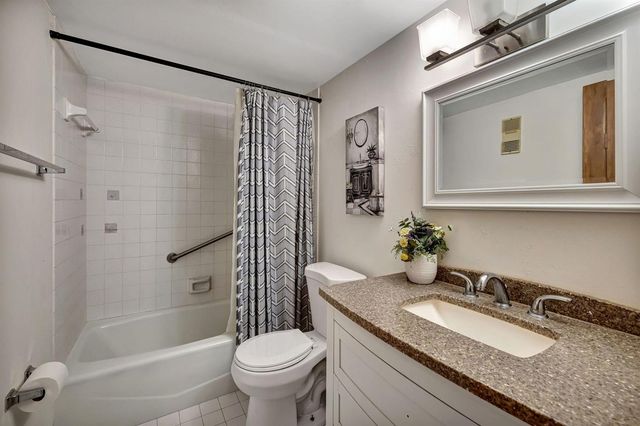 3910 Inverrary Boulevard 601-B, Lauderhill, FL 33319