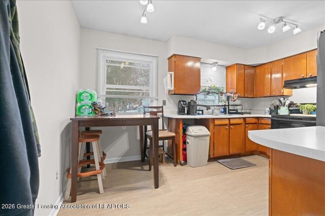 1421 Lamont Street, Lansing, MI 48915