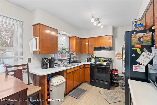 1421 Lamont Street, Lansing, MI 48915