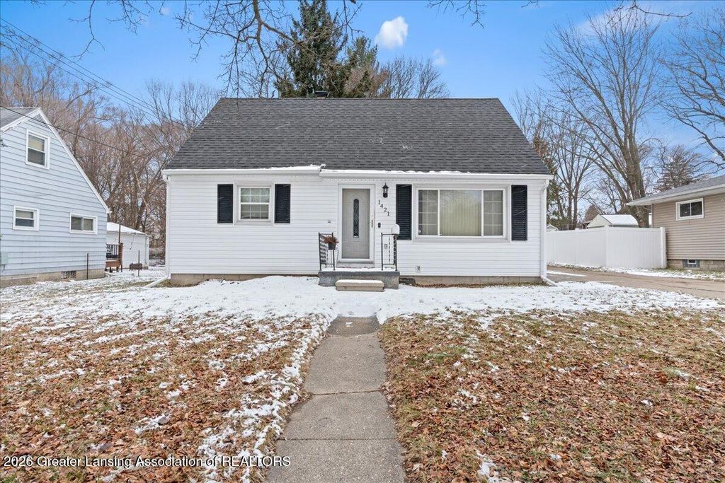 1421 Lamont Street, Lansing, MI 48915