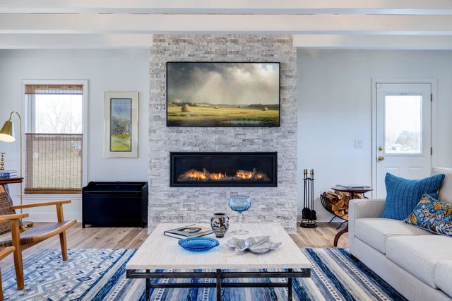 901 RIVERSIDE AVE, Grottoes, VA 24441