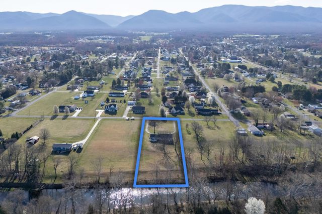 901 RIVERSIDE AVE, Grottoes, VA 24441