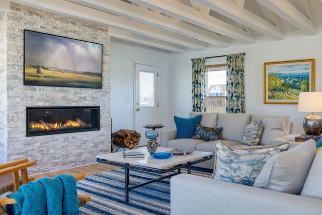 901 RIVERSIDE AVE, Grottoes, VA 24441