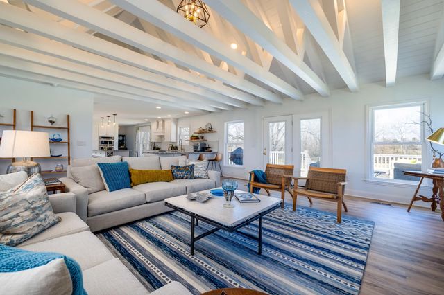 901 RIVERSIDE AVE, Grottoes, VA 24441