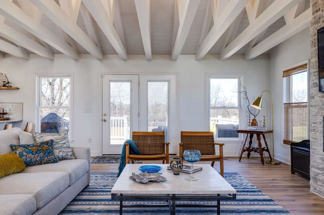 901 RIVERSIDE AVE, Grottoes, VA 24441