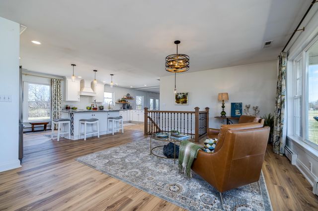 901 RIVERSIDE AVE, Grottoes, VA 24441