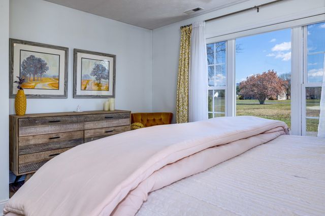 901 RIVERSIDE AVE, Grottoes, VA 24441