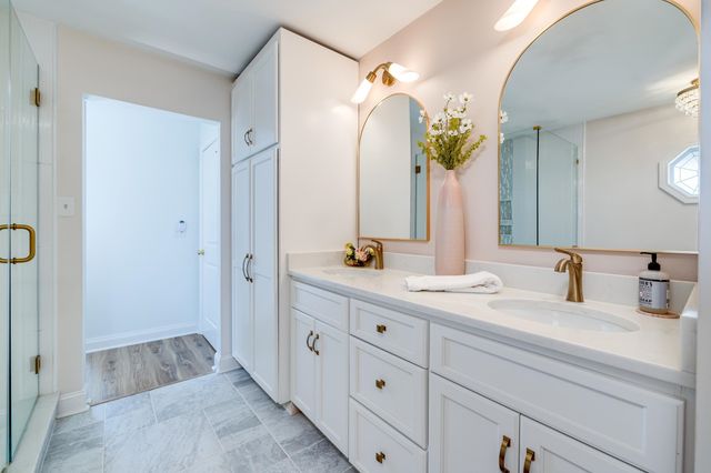 901 RIVERSIDE AVE, Grottoes, VA 24441