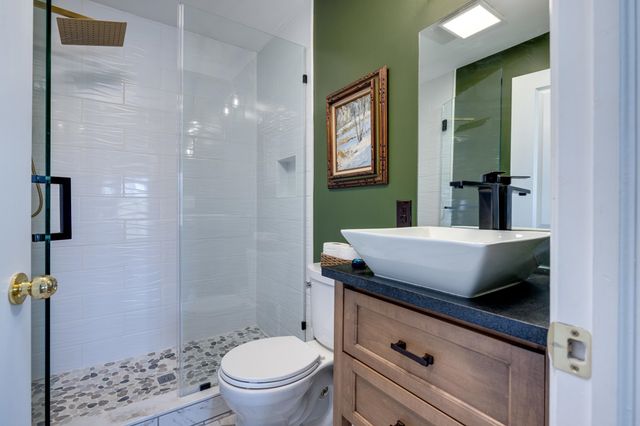 901 RIVERSIDE AVE, Grottoes, VA 24441