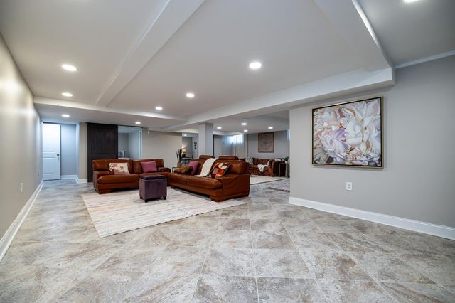 901 RIVERSIDE AVE, Grottoes, VA 24441