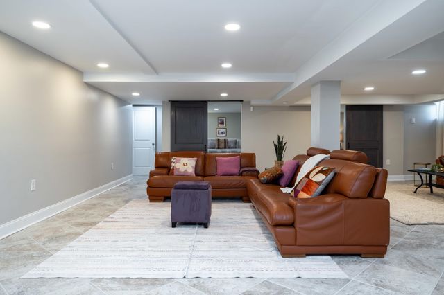 901 RIVERSIDE AVE, Grottoes, VA 24441