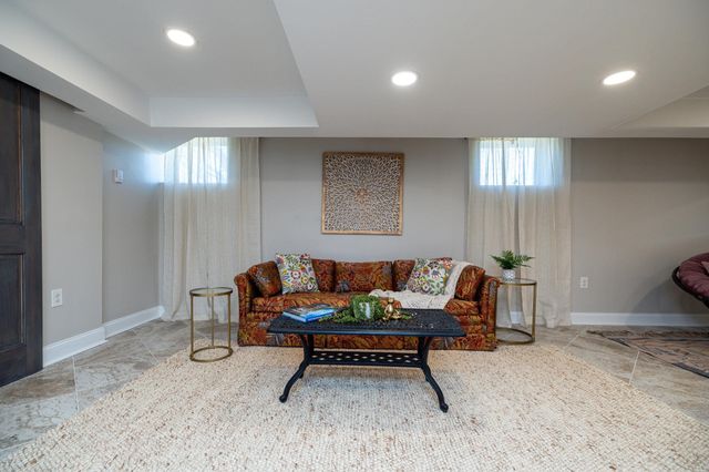 901 RIVERSIDE AVE, Grottoes, VA 24441