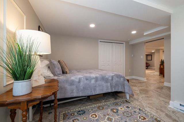 901 RIVERSIDE AVE, Grottoes, VA 24441