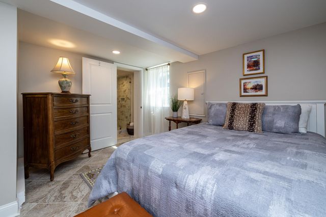 901 RIVERSIDE AVE, Grottoes, VA 24441