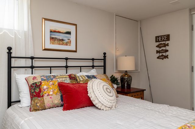 901 RIVERSIDE AVE, Grottoes, VA 24441