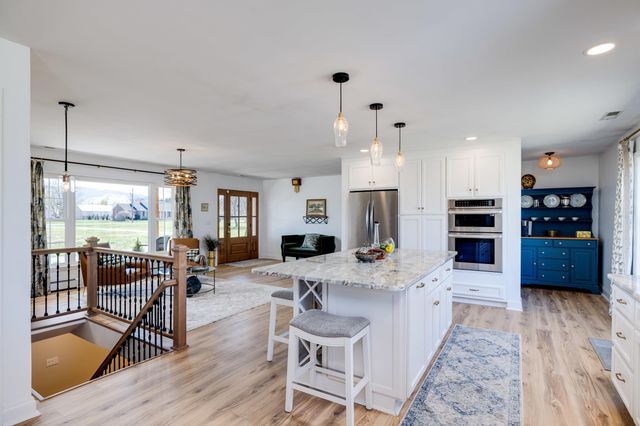 901 RIVERSIDE AVE, Grottoes, VA 24441