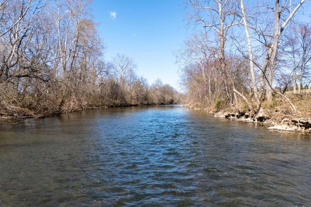 901 RIVERSIDE AVE, Grottoes, VA 24441