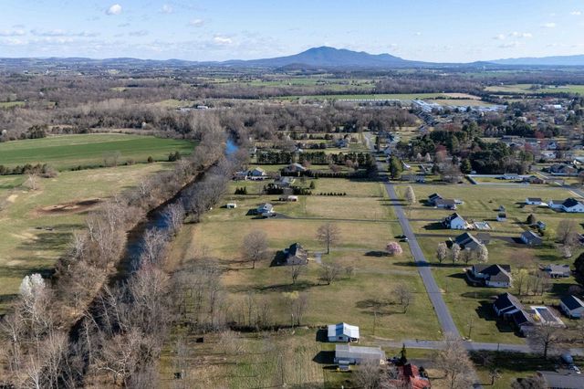 901 RIVERSIDE AVE, Grottoes, VA 24441