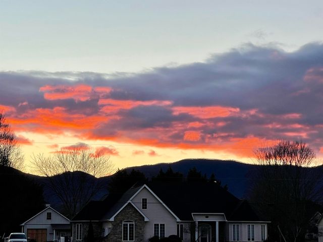 901 RIVERSIDE AVE, Grottoes, VA 24441