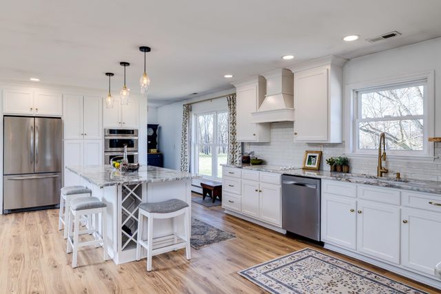 901 RIVERSIDE AVE, Grottoes, VA 24441