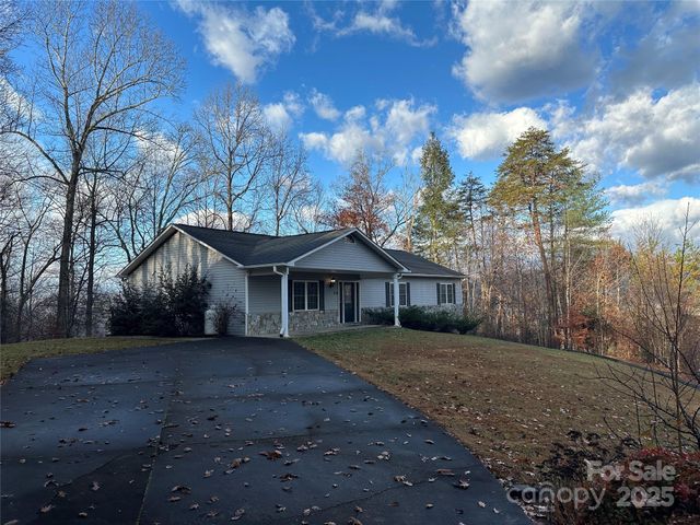 89 Bobcat Path, Marion, NC 28752