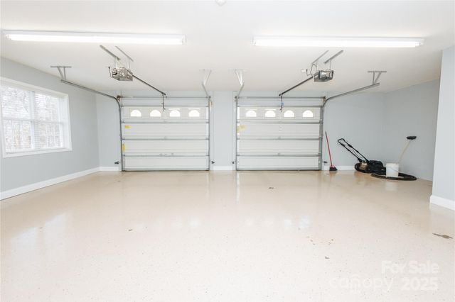 89 Bobcat Path, Marion, NC 28752