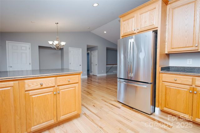 89 Bobcat Path, Marion, NC 28752