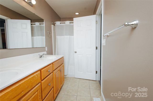 89 Bobcat Path, Marion, NC 28752