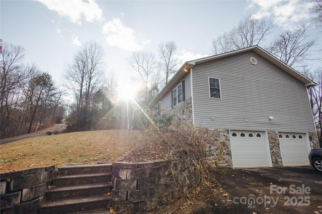 89 Bobcat Path, Marion, NC 28752