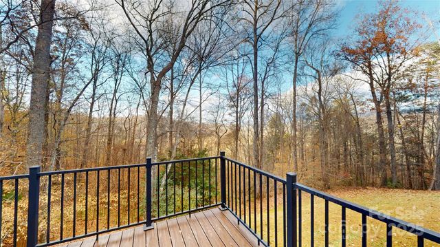 89 Bobcat Path, Marion, NC 28752