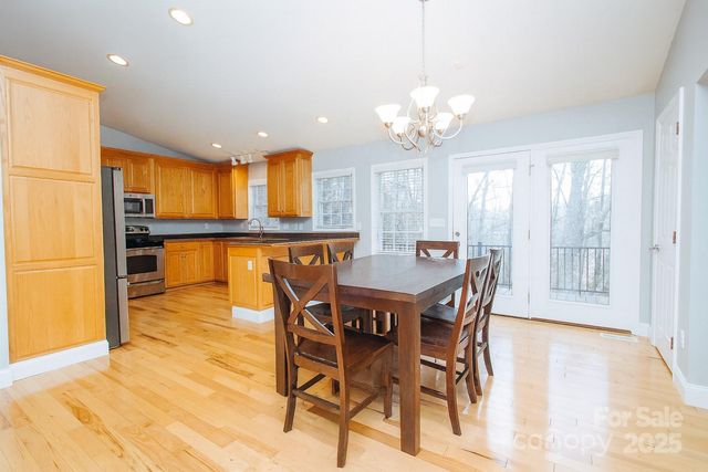 89 Bobcat Path, Marion, NC 28752