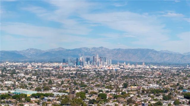 1845 W 66th, Los Angeles, CA 90047