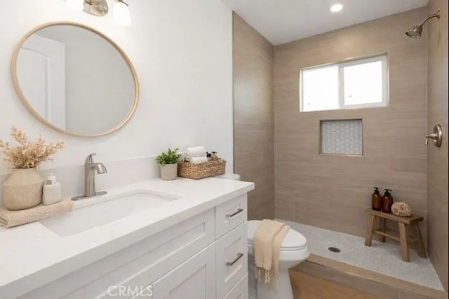 1845 W 66th, Los Angeles, CA 90047