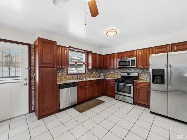 11735 S Leamington Avenue, Alsip, IL 60803