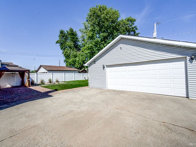11735 S Leamington Avenue, Alsip, IL 60803
