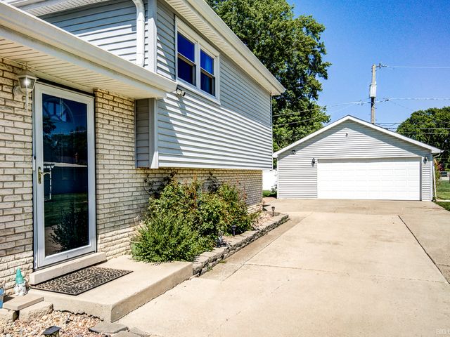 11735 S Leamington Avenue, Alsip, IL 60803