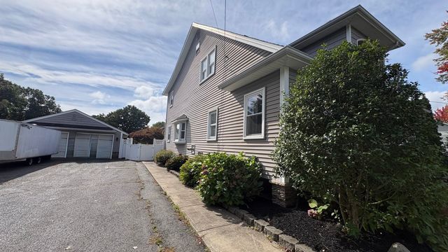 681 Mill St, Agawam, MA 01030
